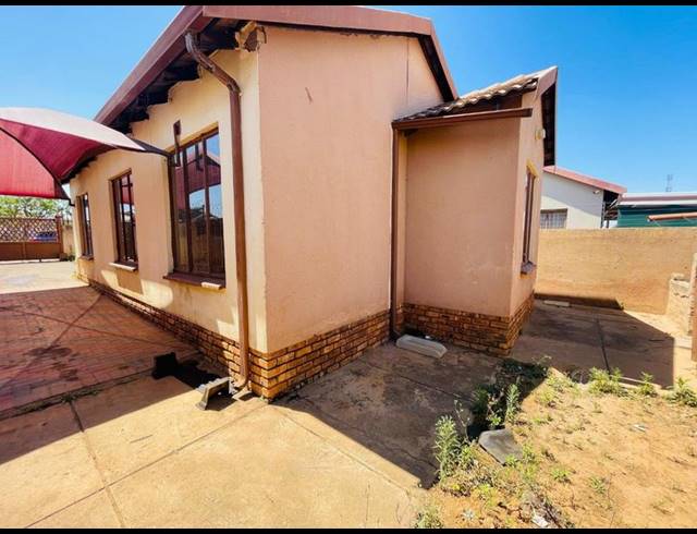 3 BEDROOM HOUSE FOR SALE IN SOSHANGUVE VV